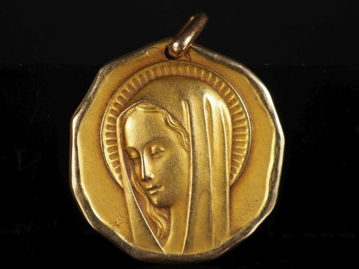 Médaille de baptême en or 750 "Sainte Vierge" Poids : 6,25 g   