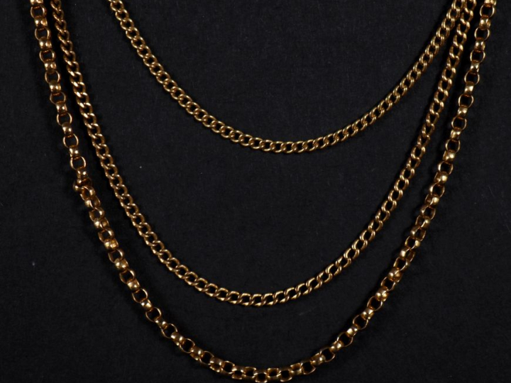 3 colliers en or 750  Poids : 18 g   