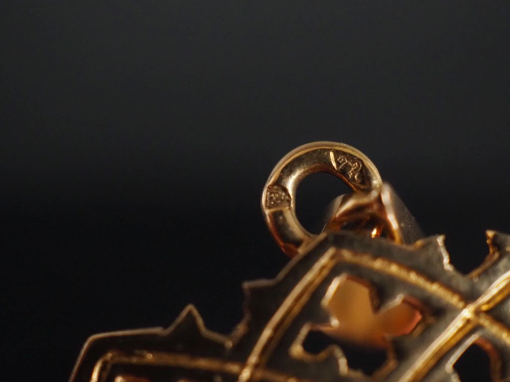 6 montures de broches ou de médailles en or 750  Poids : 22 g   