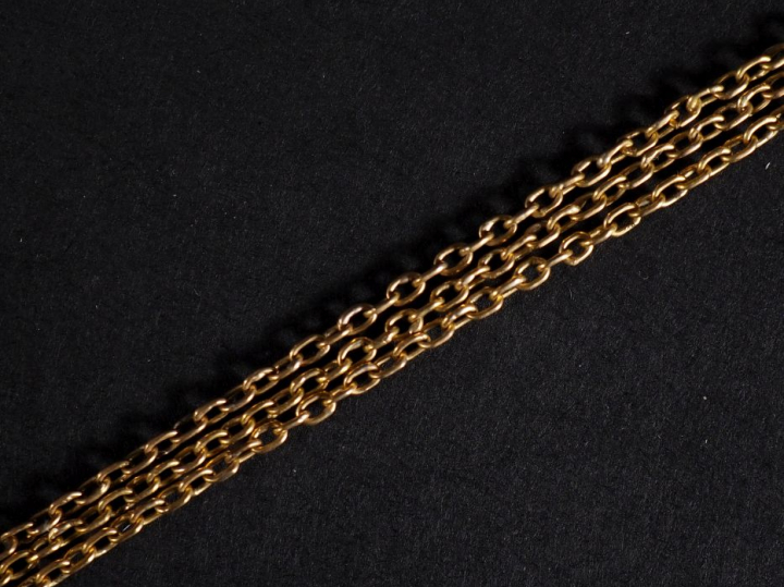 Collier or 750 Poids : 3,50 g (cassé)   