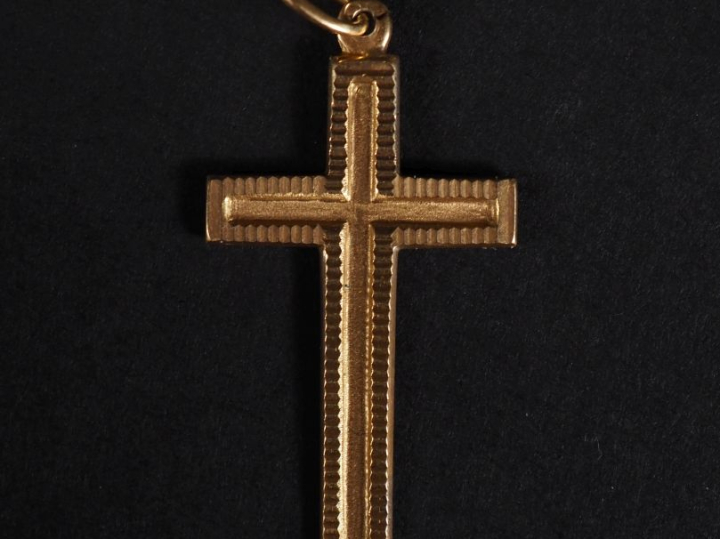 Croix en or  Poids : 2,90 g   