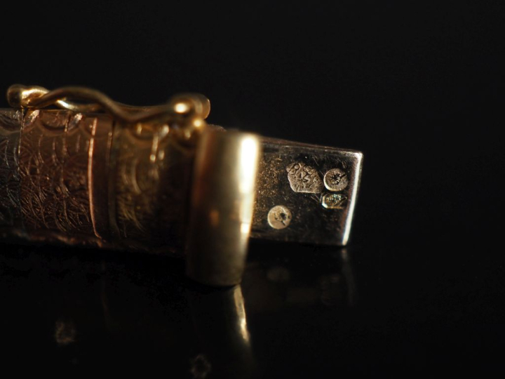 Collier et bracelet assortis en or 3 tons, maille souple articulée Poi