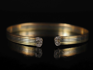 Vente aux enchères Bracelet jonc en or 750, trois tons et roses Poids : 10,40 g   