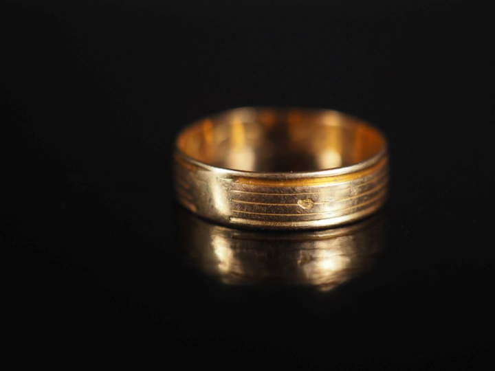 4 alliances en or 750 Poids : 7,90 g   