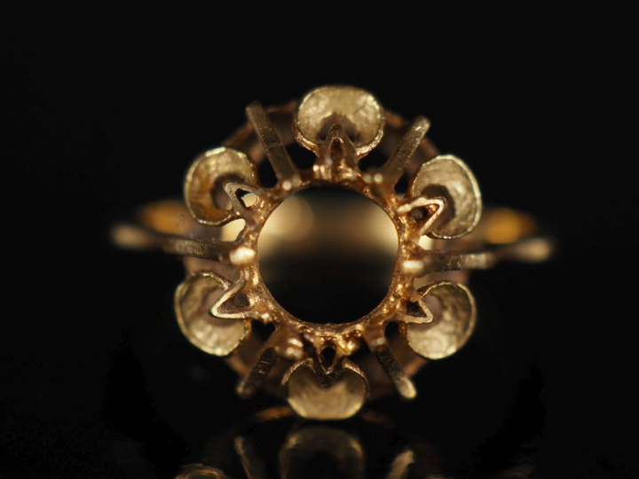 Monture de bague ancienne en or 750 Poids : 1,70 g   