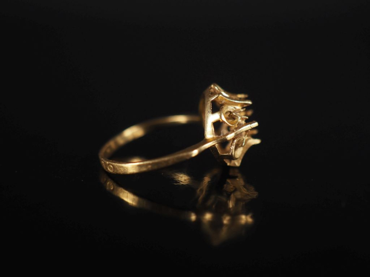 Monture de bague ancienne en or 750 Poids : 1,70 g   