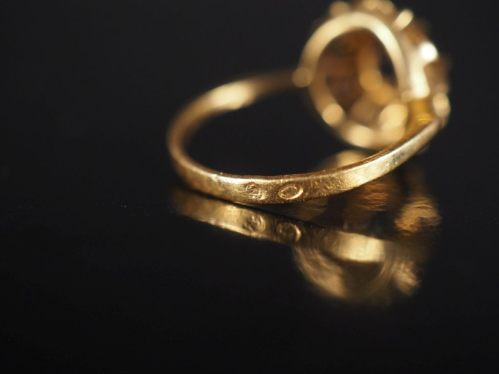 Monture de bague ancienne en or 750 Poids : 1,70 g   