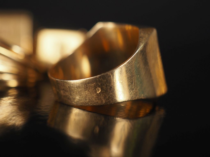 Ensemble de 16 chevalières en or 750 Poids : 112 g   