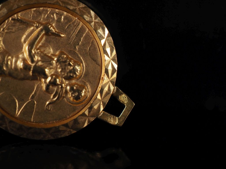 3 médailles en or 750 Poids : 7,60 g   