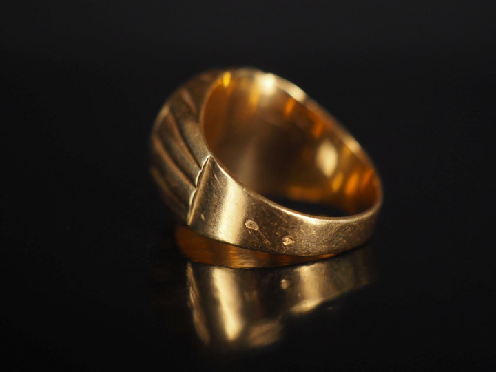 Chevalière en or 750 Poids : 8,70 g   