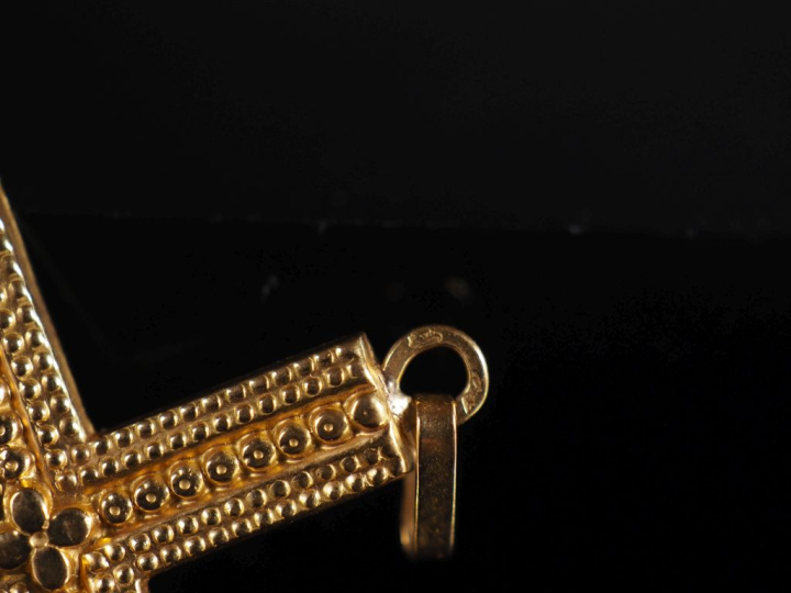 Croix en or 750 Poids : 1,29 g   