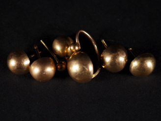 Vente aux enchères Eléments de perce oreilles en or 750 Poids : 5,10 g   