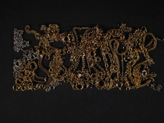 Vente aux enchères Ensemble de chutes de chaines en or 750 Poids : 24 g   