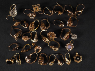 Vente aux enchères Ensemble de perce oreilles dépareillés Napoléon III ou début XXème en 
