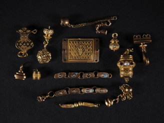 Vente aux enchères Débris d'or. 750 et 585 Poids tel : 20 g   