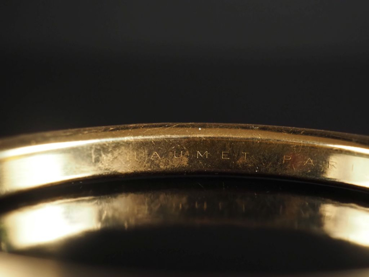 CHAUMET.  Bracelet jonc en or 750, modèle "lien" Signé et numéroté Poi