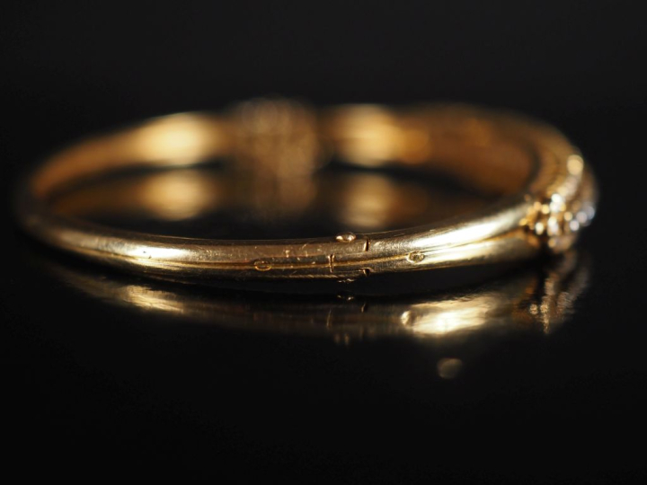 Bracelet Napoléon III en or 750, ligne principale de 17 diamants flanq