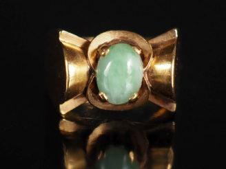 Vente aux enchères Bague 1940 en jadéite et or 750 Poids tel : 4,50 g   