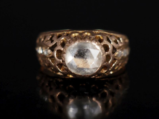 Vente aux enchères Bague Napoléon III en or jaune 750 sertie en son centre d'un diamant t