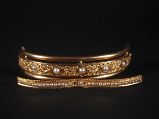 Vente aux enchères 2 fragments de bracelets Napoléon III en or 750 et perles Poids tel : 