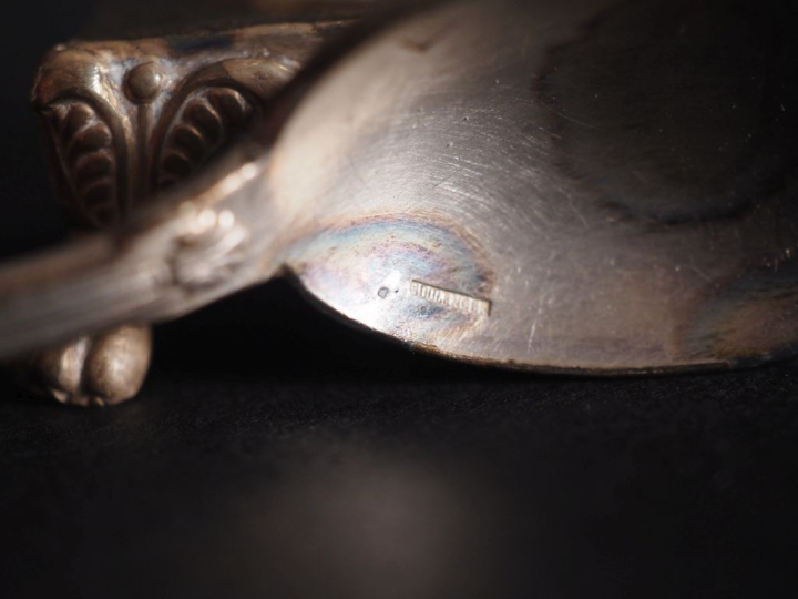 Moutardier en argent 950, Napoléon III de style Louis XVI, à décor de 