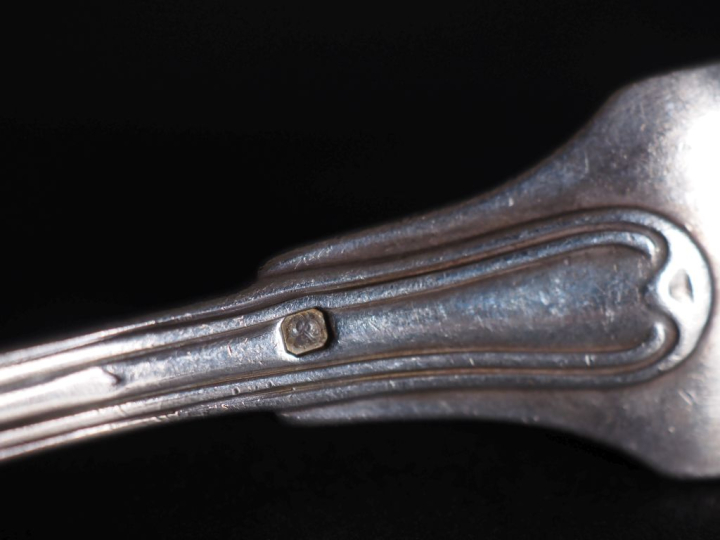 Couvert en argent 925 modèle à filets. Poinçon minerve. M.O : E.B Poid