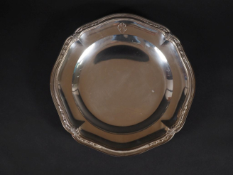 Vente aux enchères Plat rond en argent chiffré C.S poinçon Minerve  M.O : Cardeilhac Poid