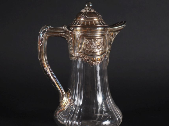 Carafe à jus de fruit en cristal taillé, monture, couvercle et anse en