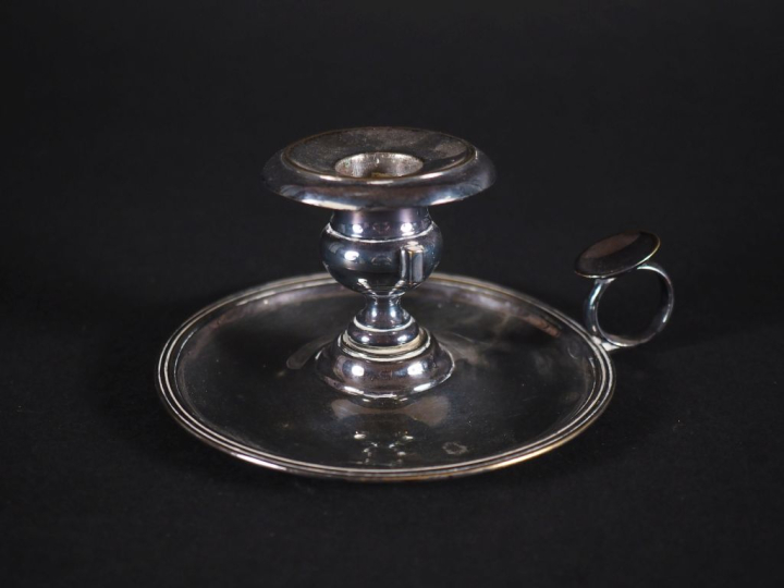 Bougeoir à main en argent, poinçon Minerve