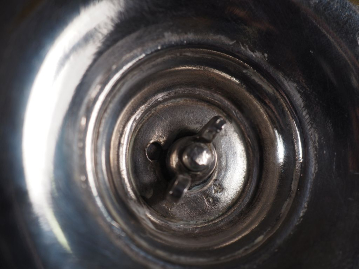 Bougeoir à main en argent, poinçon Minerve