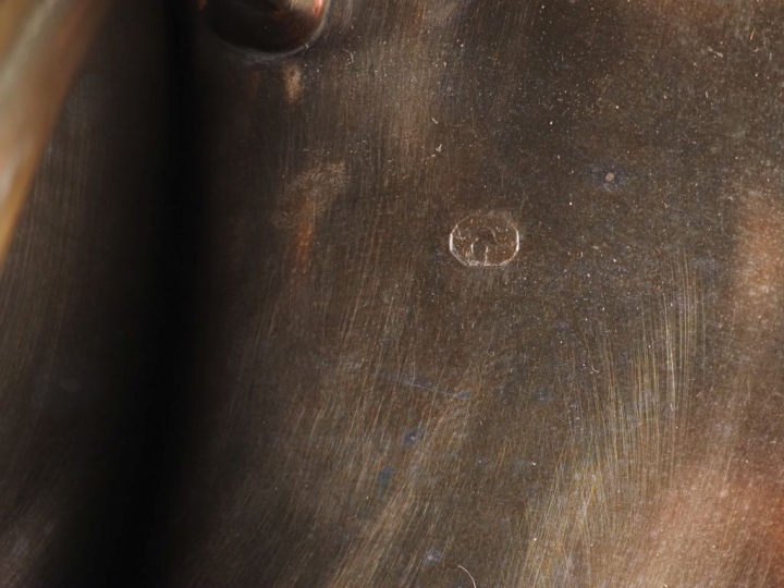 Monture d'huilier - vinaigrier en argent à décor d'athéniennes en cané