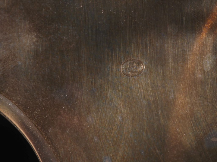 Monture d'huilier - vinaigrier en argent à décor d'athéniennes en cané