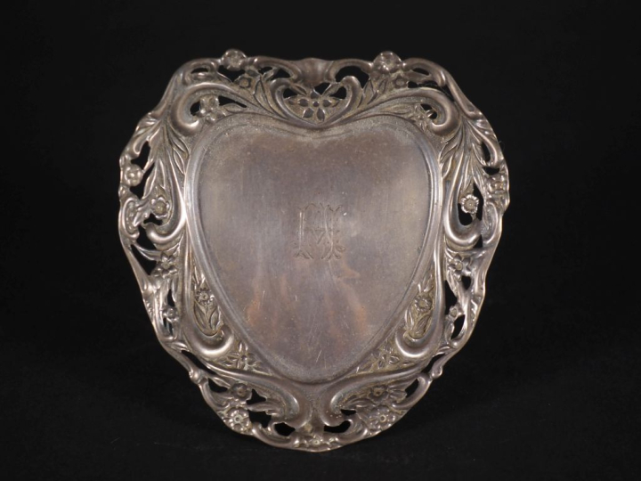 Vide-poche en argent anglais 925 à décor de style Art nouveau figurant