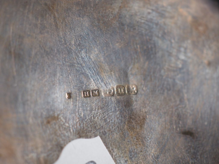 Vide-poche en argent anglais 925 à décor de style Art nouveau figurant