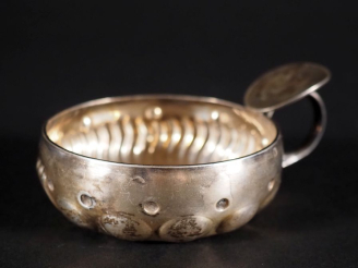 Vente aux enchères Taste vin en argent 925, à décor godronné Poinçon Minerve Poids : 115 