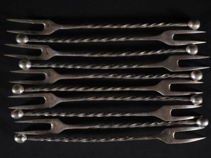 10 fourchettes à escargot en argent étranger 800 millièmes, manche tor