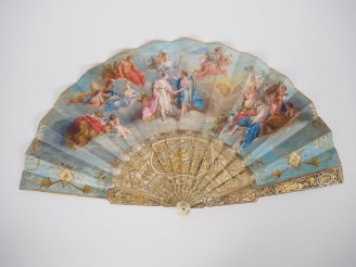 Vente aux enchères Eventail XIXème circa 1850. 12 brins + 2 MB. Monture en ivoire finemen