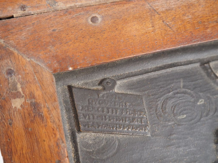 Plaque en bronze XVIIIème (?) "Histoire de Romulus et Rémus"  Dans un 