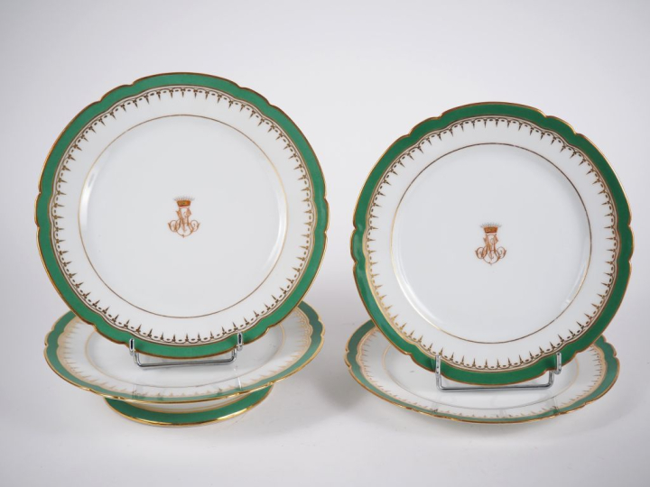 Service à dessert en porcelaine de Paris à décor de monogramme doré su