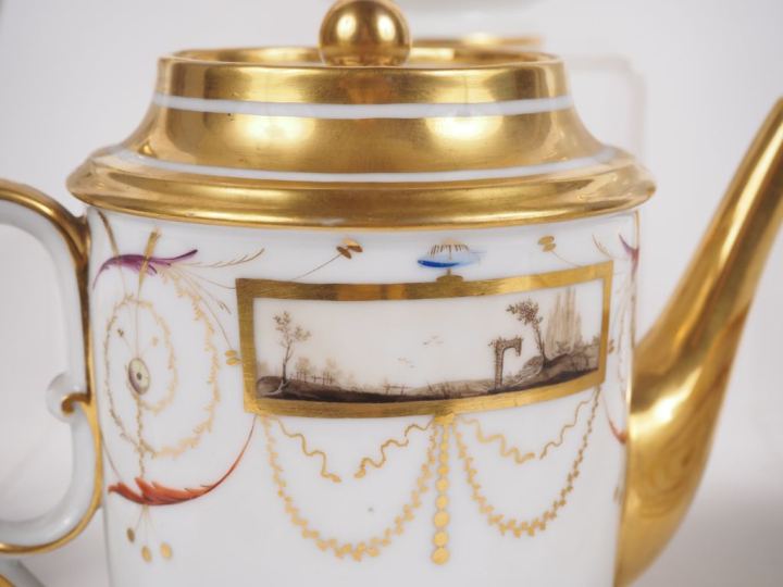 Service à café Empire en porcelaine de Paris, à décor de paysages lacu