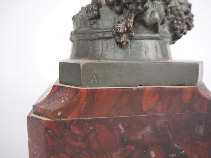 Sculpture XIXème en régule "le vin", socle en marbre rouge H. totale :