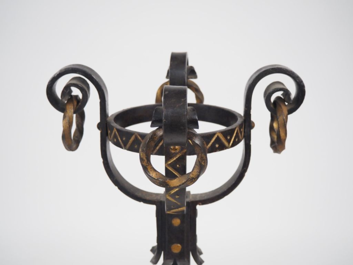 Ensemble d'accessoires de cheminée de style Haute Epoque comprenant : 