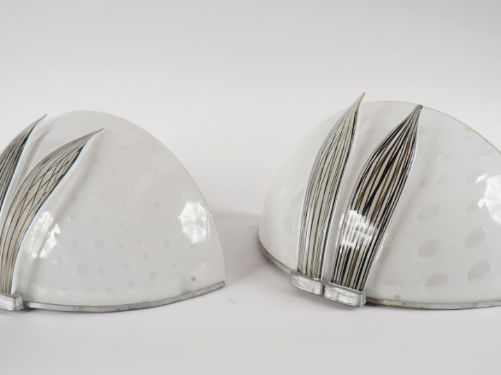 3 différentes appliques en verre de Venise. (une accidentée, manque un