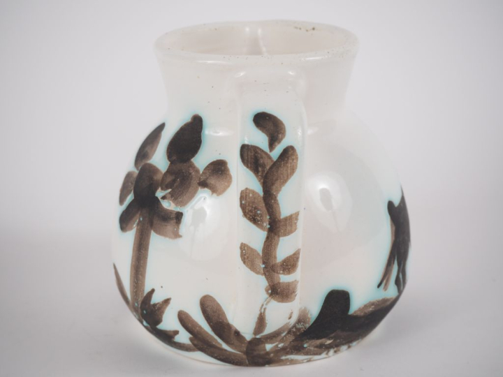 Pablo PICASSO pour MADOURA. Pichet "Taureau et picador" en céramique. 