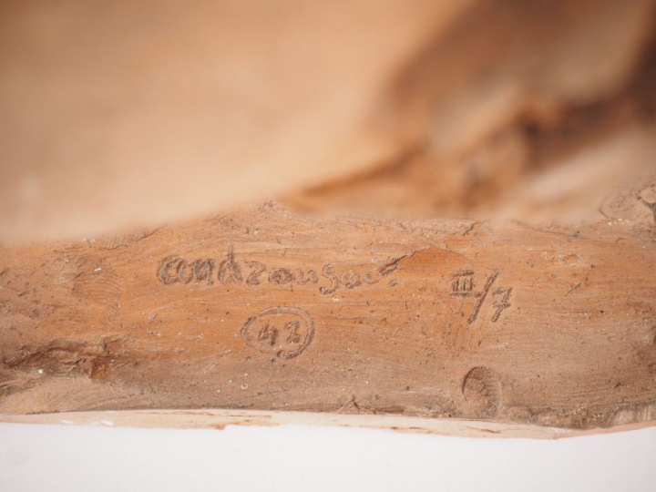 VADIM ANDROUSOV. "Jeune femme nue agenouillée". Sculpture originale en