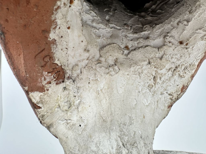 VADIM ANDROUSOV. "Portrait de jeune femme".  Sculpture en terre cuite 