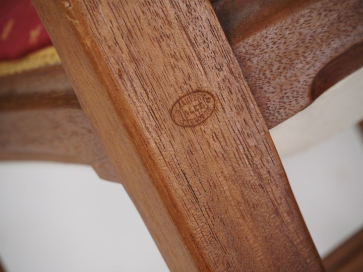 Maurice ALET.  3 chaises de style Art Nouveau en acajou mouluré et scu