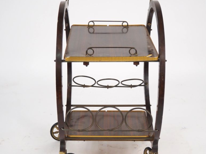 Table roulante années 60 en bois et formica, à deux plateaux. Dim. 71 