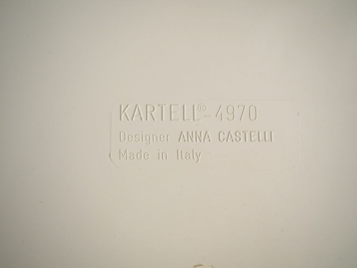 Anna CASTELLI pour Kartell. Chevet escamotable 1970 en plastique blanc