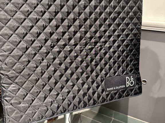 BANG   OLUFSEN.  Téléviseur Beovision 6-26 noir